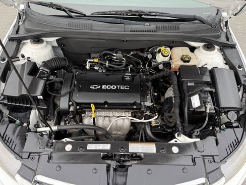 Used 2015 Chevrolet Cruze LS FWD image 25