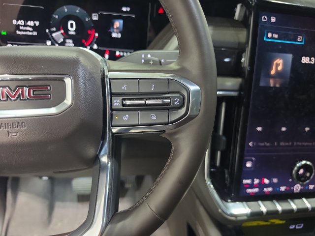 Used 2025 GMC Yukon XL Elevation w/ Elevation Premium Package AWD/4WD image 12