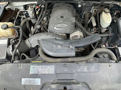 Used 2005 Chevrolet Tahoe 4WD w/ Skid Plate Package image 19