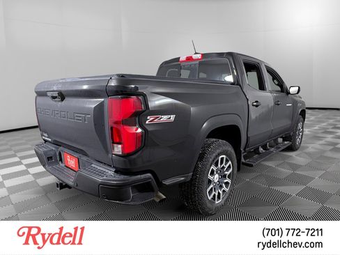 Used 2025 Chevrolet Colorado Z71 w/ Technology Package image 5
