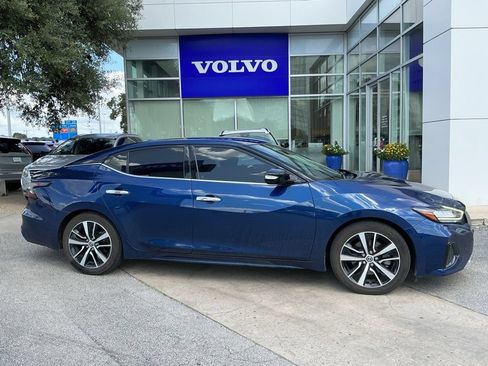 Used 2022 Nissan Maxima SV w/ Floor Mat Group FWD image 2