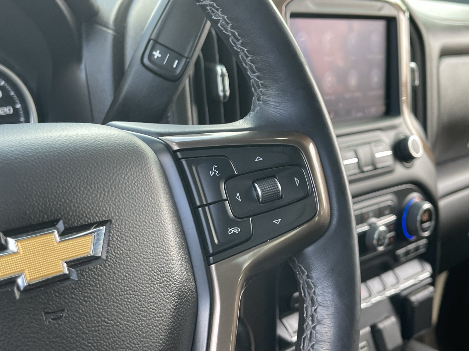 Used 2022 Chevrolet Silverado 2500 High Country w/ Z71 Off-Road Package AWD/4WD image 26