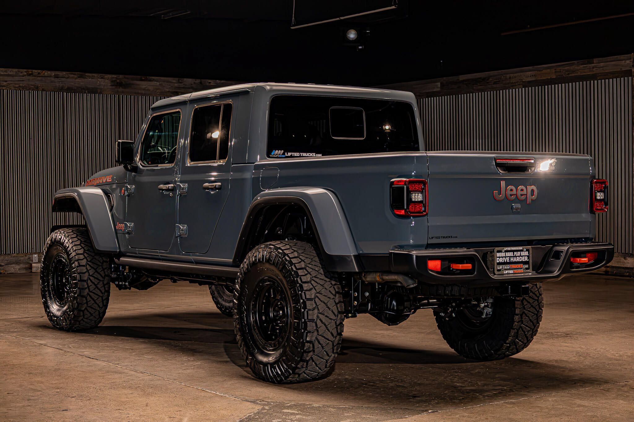 Used 2025 Jeep Gladiator Mojave w/ Convenience Group AWD/4WD image 7