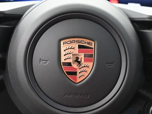 Certified 2025 Porsche Macan 4S Electric AWD/4WD image 23