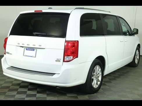 Used 2019 Dodge Grand Caravan SXT FWD image 15