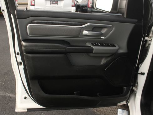 Used 2019 RAM 1500 Big Horn AWD/4WD image 14