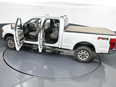 Used 2021 Ford F250 XLT w/ FX4 Off-Road Package image 42