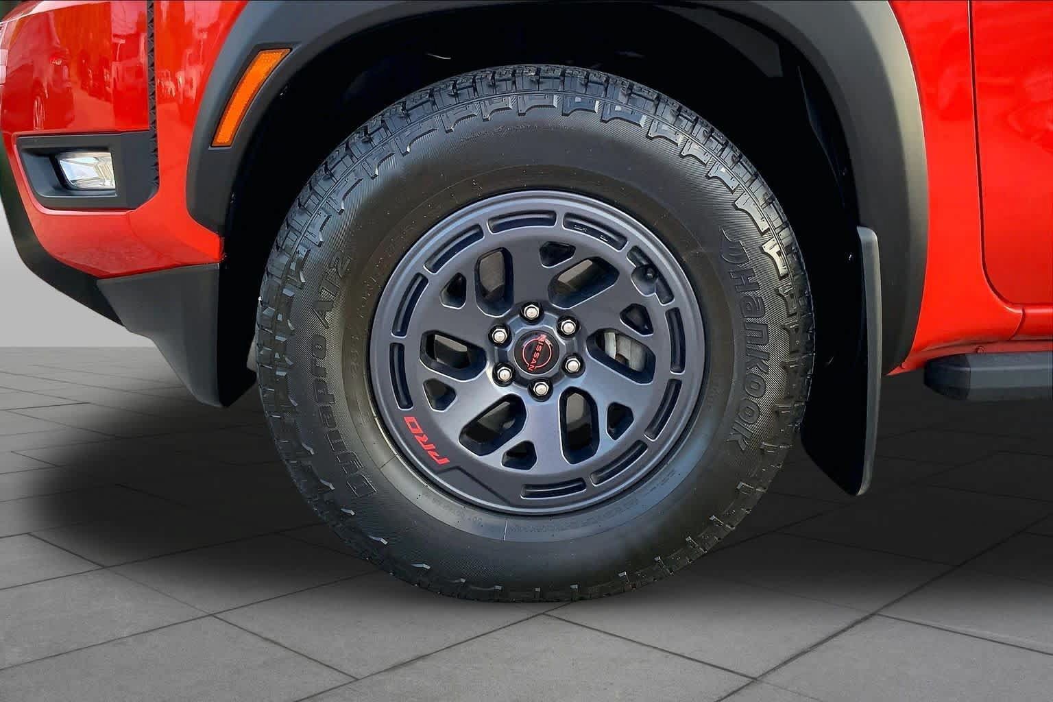 Used 2025 Nissan Frontier Pro-X w/ Tow Package RWD image 11