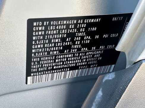 Used 2017 Volkswagen Tiguan Limited image 31