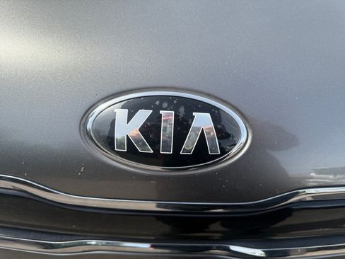Used 2016 Kia Soul + FWD image 22