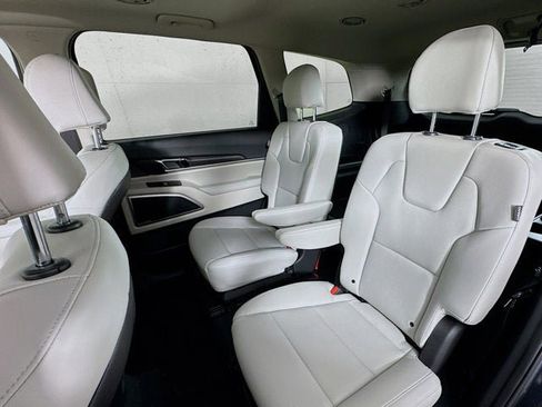 New 2025 Kia Telluride S image 29