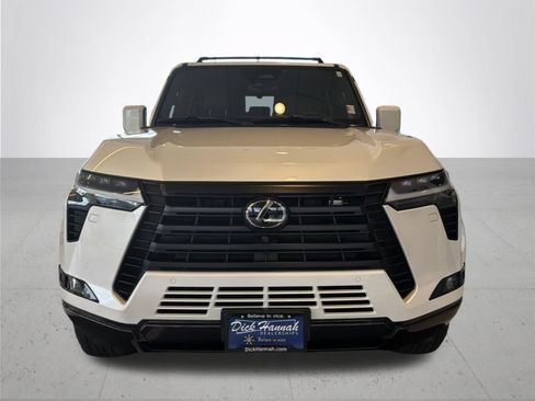 Used 2024 Lexus GX 550 w/ Cold Area Package AWD/4WD image 3