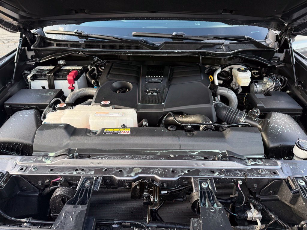 Used 2025 Toyota Tundra SR5 AWD/4WD image 10