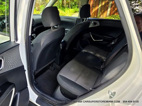 Used 2021 Kia Soul LX FWD image 29
