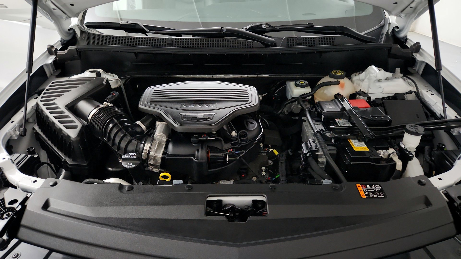 Used 2024 Cadillac XT6 Premium Luxury w/ LPO, Floor Liner Package FWD image 28