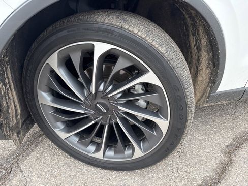 Used 2023 Lincoln Aviator Reserve w/ Equipment Group 201A image 4