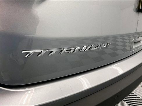 Used 2024 Ford Edge Titanium image 8