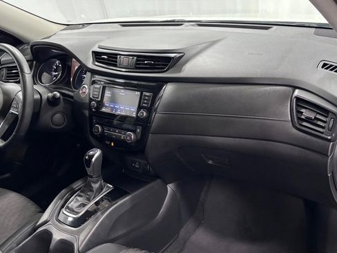Used 2018 Nissan Rogue SV AWD/4WD image 17