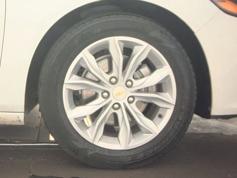 Used 2024 Chevrolet Malibu LT image 11