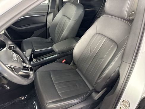 Used 2024 Audi Q8 e-tron Premium Plus image 18