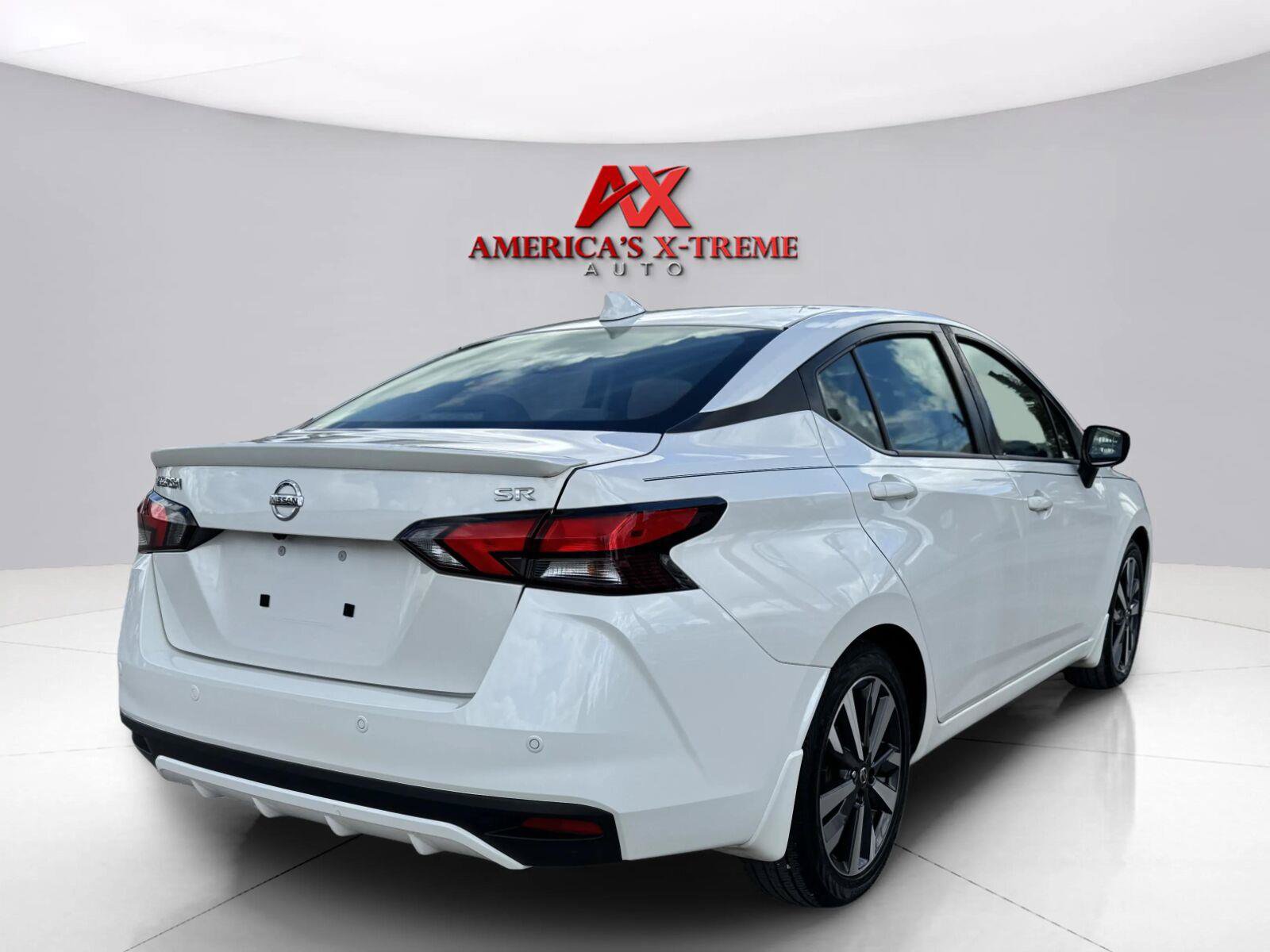 Used 2021 Nissan Versa SR w/ Convenience Package FWD image 5