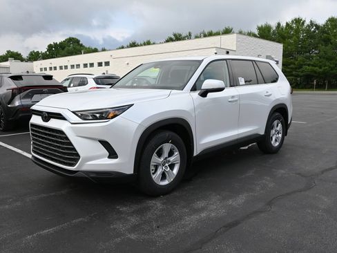 New 2026 Toyota Grand Highlander AWD image 2