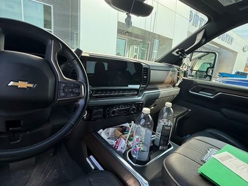 Used 2024 Chevrolet Silverado 2500 High Country w/ High Country Premium Package image 9