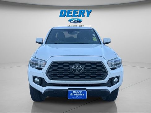 Used 2020 Toyota Tacoma TRD Off-Road AWD/4WD image 4