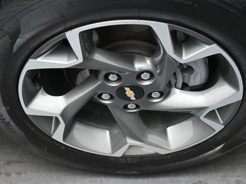 Used 2024 Chevrolet Trax LT w/ Sunroof Package FWD image 22