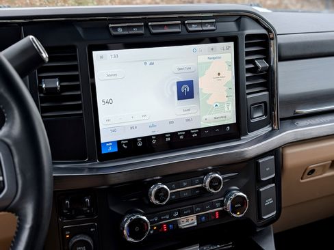 Used 2023 Ford F350 Lariat w/ FX4 Off-Road Package image 18