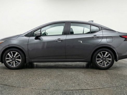 Used 2025 Nissan Versa SV FWD image 5