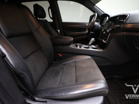Used 2021 Jeep Grand Cherokee Laredo X AWD/4WD image 11
