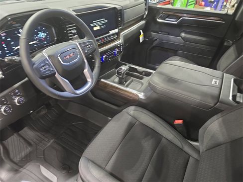 New 2026 GMC Sierra 1500 Elevation image 16