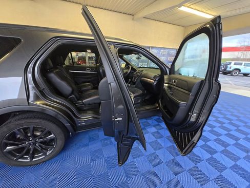 Used 2019 Ford Explorer XLT w/ Equipment Group 202A image 30