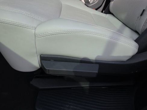 Used 2025 Ford Expedition Platinum w/ Driver's Package image 22