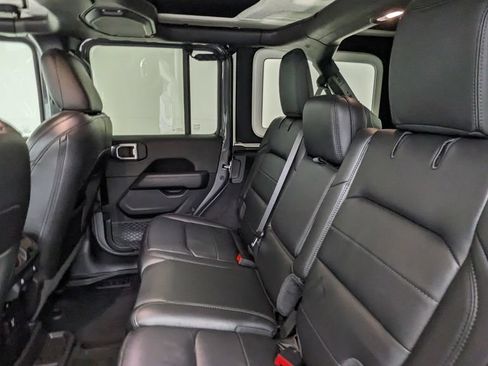 Used 2021 Jeep Wrangler Unlimited Sahara AWD/4WD image 35