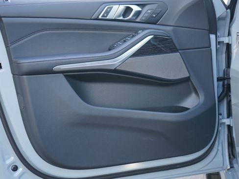 New 2026 BMW X5 xDrive40i w/ Executive Package image 9