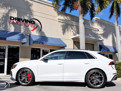 Used 2025 Audi RS Q8 performance image 34