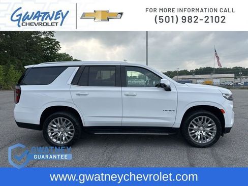 Used 2024 Chevrolet Tahoe LT w/ LT Signature Package AWD/4WD image 4