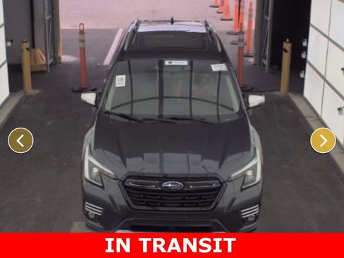 Used 2023 Subaru Forester Touring image 2