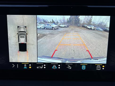 Used 2023 GMC Sierra 1500 AT4 w/ AT4 Premium Package image 12