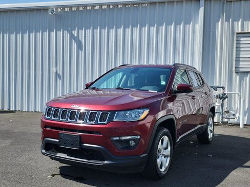Used 2020 Jeep Compass Latitude w/ Cold Weather Group image 1