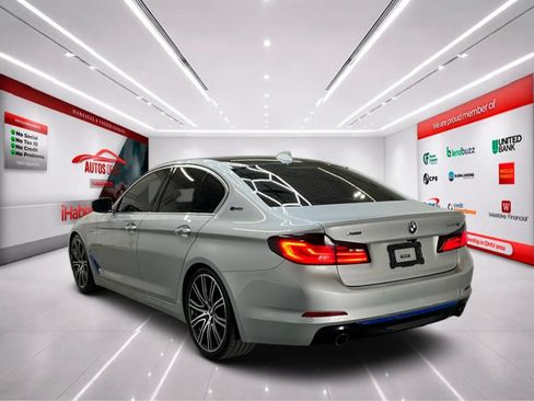 Used 2018 BMW 530e xDrive w/ Premium Package 2 AWD/4WD image 5