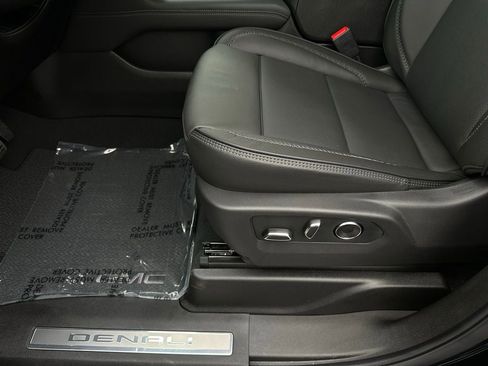 New 2026 GMC Yukon Denali w/ Sun & Power Step Package image 12