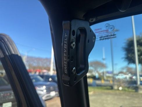 Used 2017 Jeep Wrangler Unlimited Sahara image 21