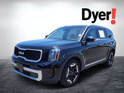 Used 2024 Kia Telluride EX w/ EX Captain's Chair Package AWD/4WD image 9