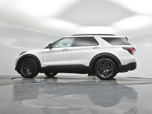 Certified 2025 Ford Explorer ST-Line w/ Premium Package image 56