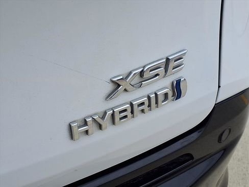 Used 2023 Toyota Sienna XSE image 9