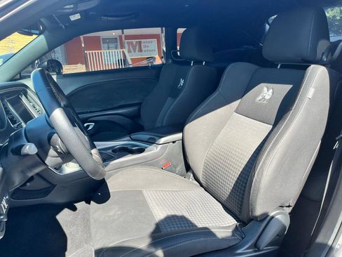 Used 2019 Dodge Challenger SXT image 11