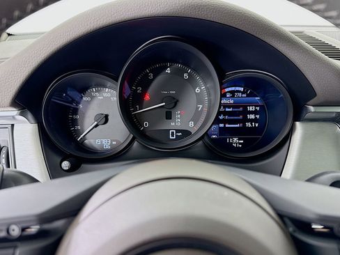 Certified 2023 Porsche Macan Turbo image 16